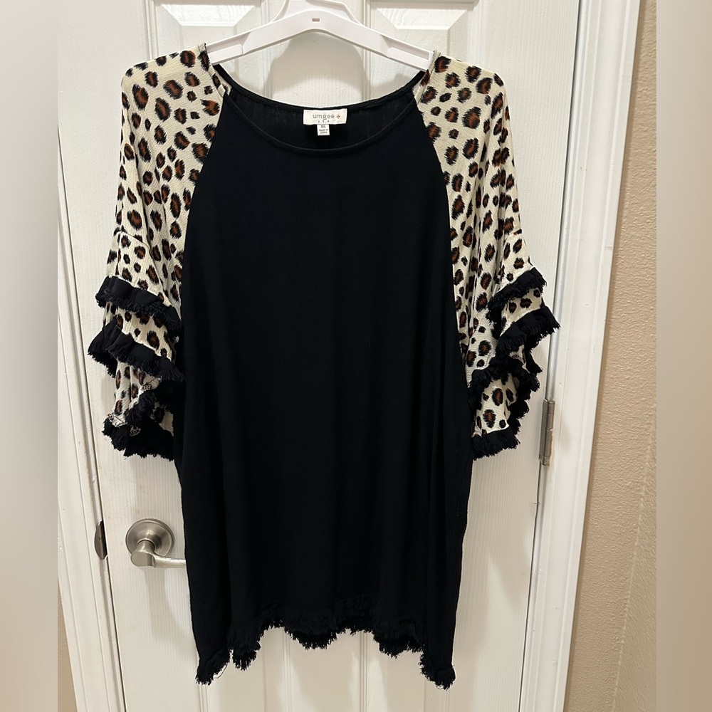 UMGEE Linen rayon Tunic Top with Animal Print Layered Bell Sleeves size 1X